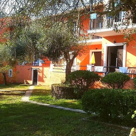 Sofia Apartments Mpoukaris Buitenkant foto